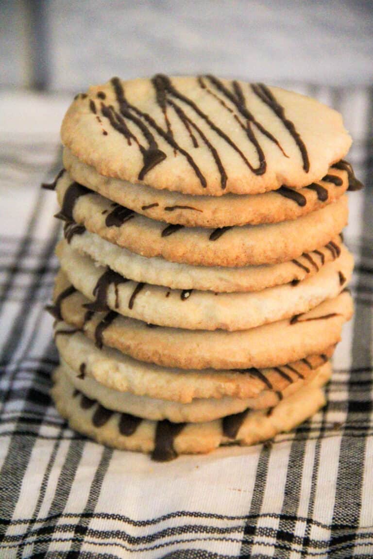 PEPPERMINT DRIZZLE COOKIES