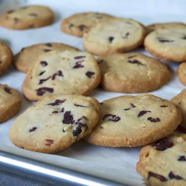 Baked almond cranberry shortbread cookies