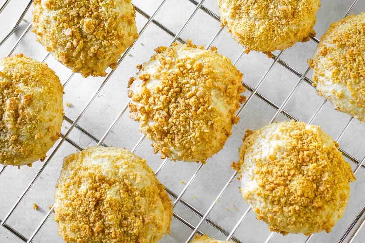 Banana cookeis on a cooling rack.