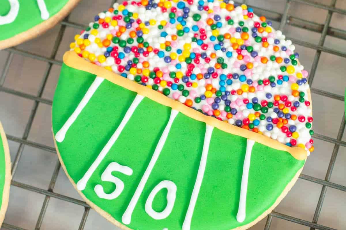 Football field decorated cookies.