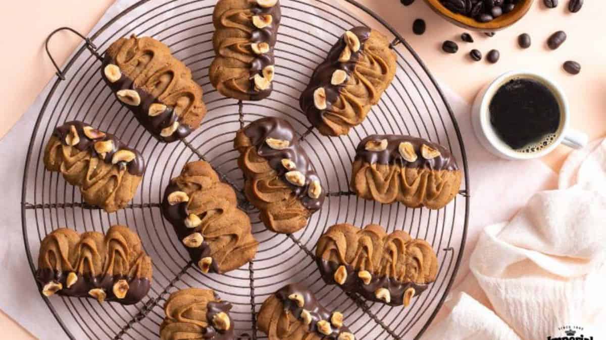 Sip and Dunk: Cookies That Belong Next to Your Coffee Cup