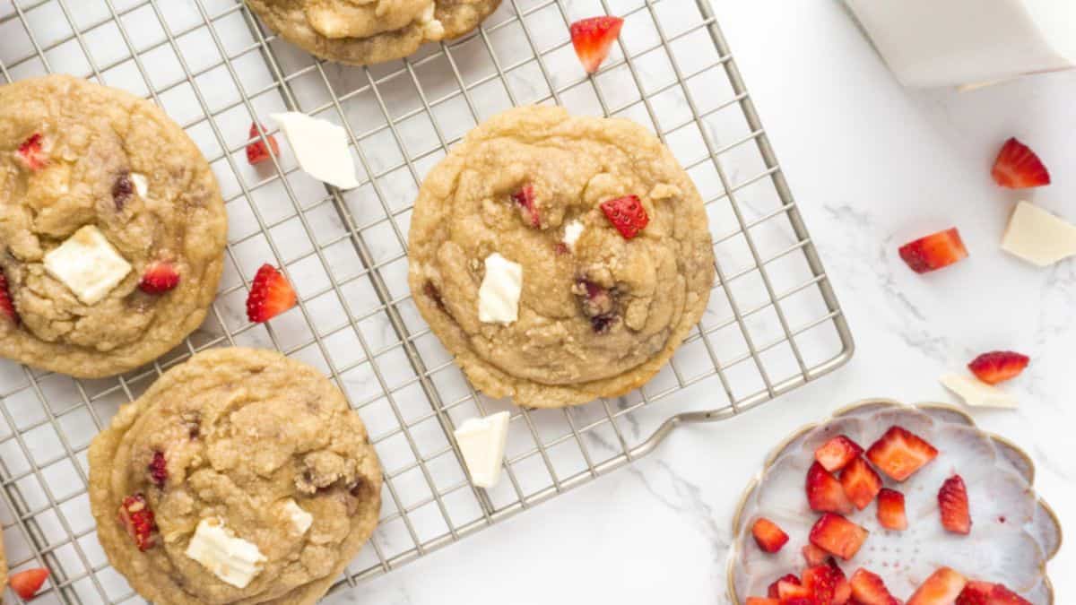 24 Best Cookies For Spring That Will Bring A Little Sunshine To Your Table