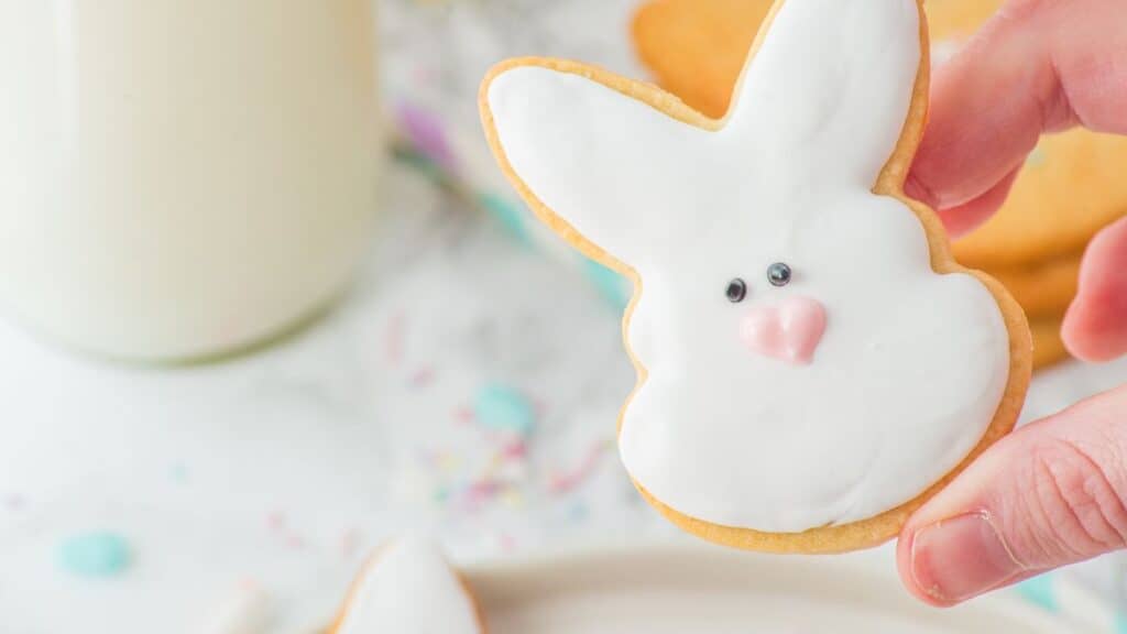 Picking Easter Cookie