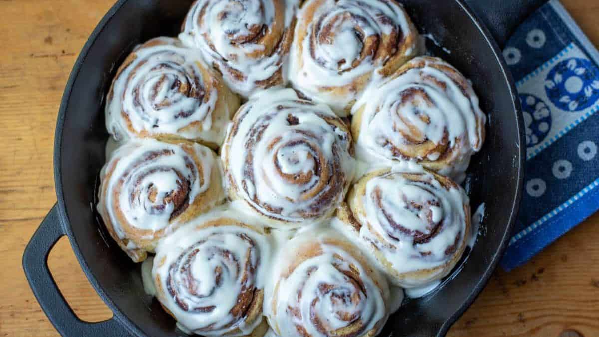 27 Irresistible Sweet Rolls That Will Hijack Your Self Control