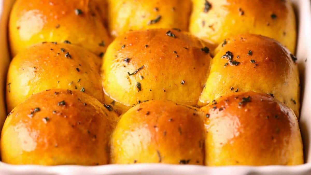 25 Fall Desserts For A Crowd That Turn Any Gathering Into A Fall Festival