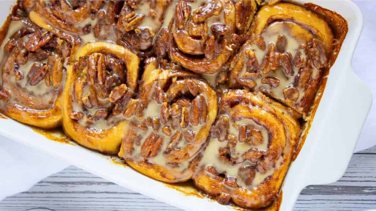 10 Desserts Using Canned Cinnamon Rolls That Make You Look Like A Baking Pro