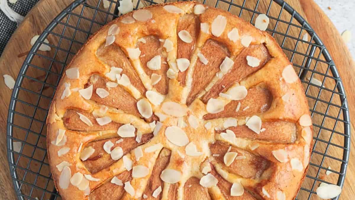 15 Pear Dessert Recipes That Bring A Sweet Twist To Tradition