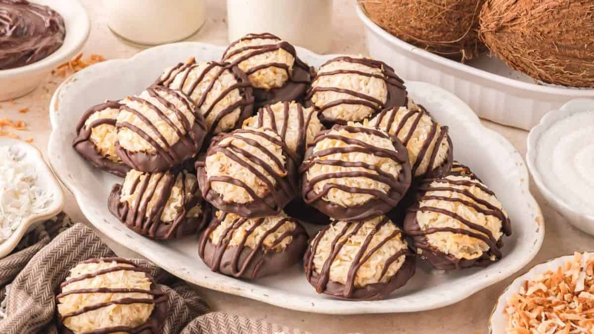 15 Mini Desserts For A Crowd That Prove Size Doesn’t Matter