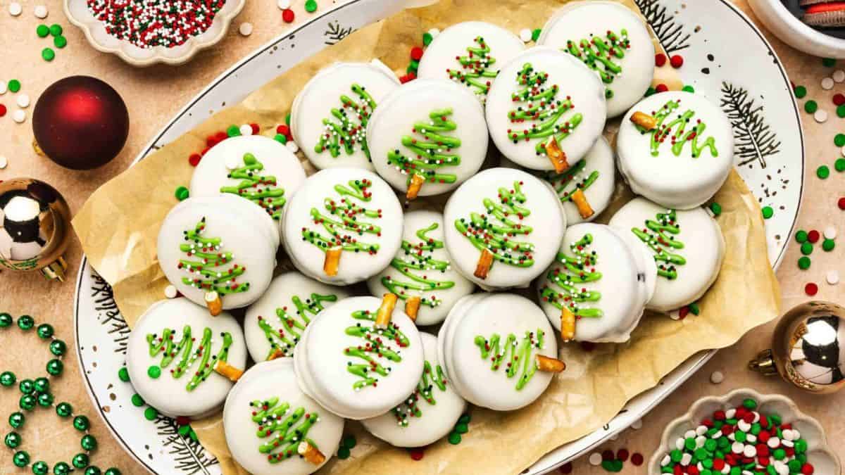 20 Christmas Treat Recipes Everyone Will Raid The Tin For