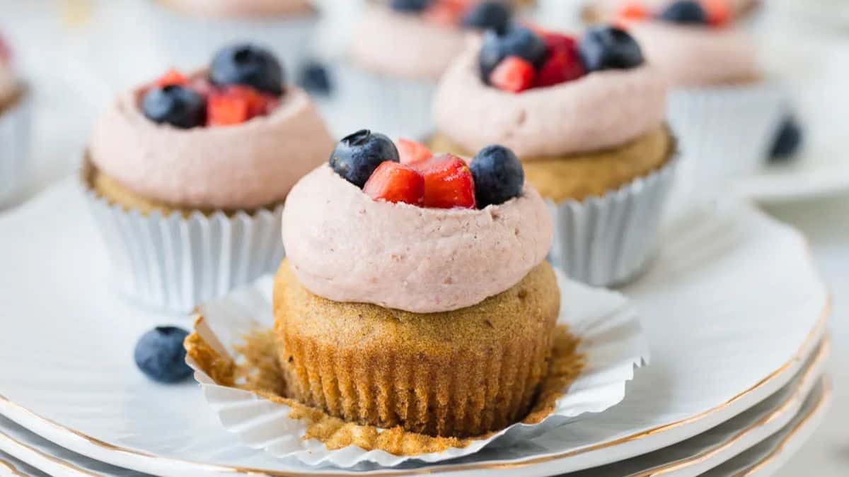 25 Strawberry Desserts For When You Need A Little Pick Me Up